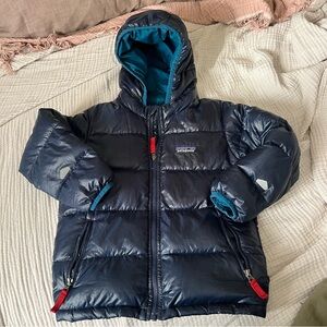Patagonia®
Navy baby Hi-Loft Down Sweater Hoody jacket | 4t